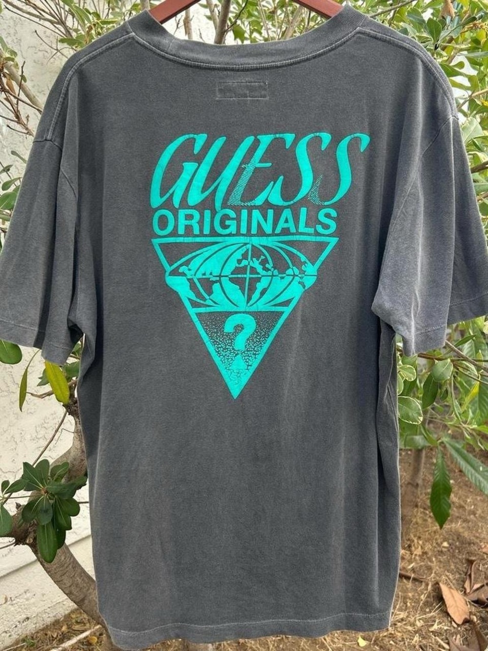 GUESS Originals S Y2K Style Faded Gray Teal Globe Graphic T Shirt 22.5x28